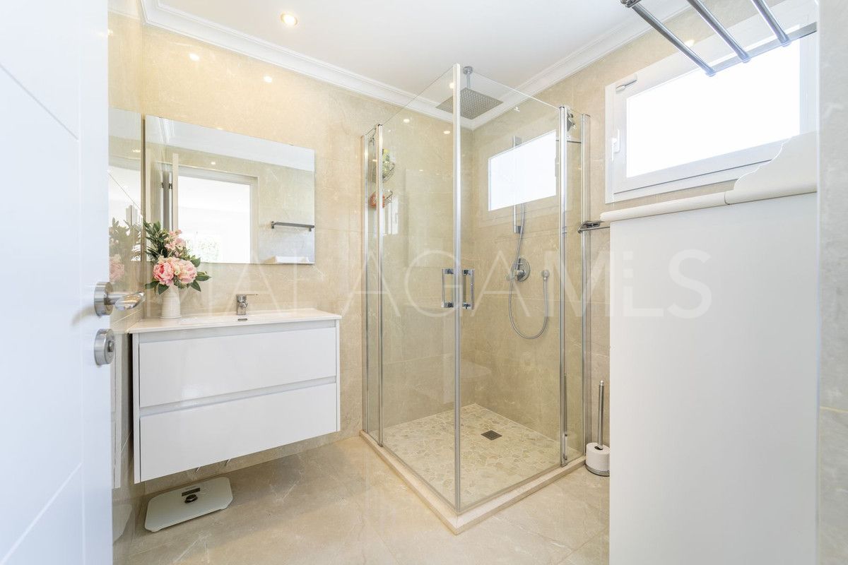 Villa for sale in Fuengirola