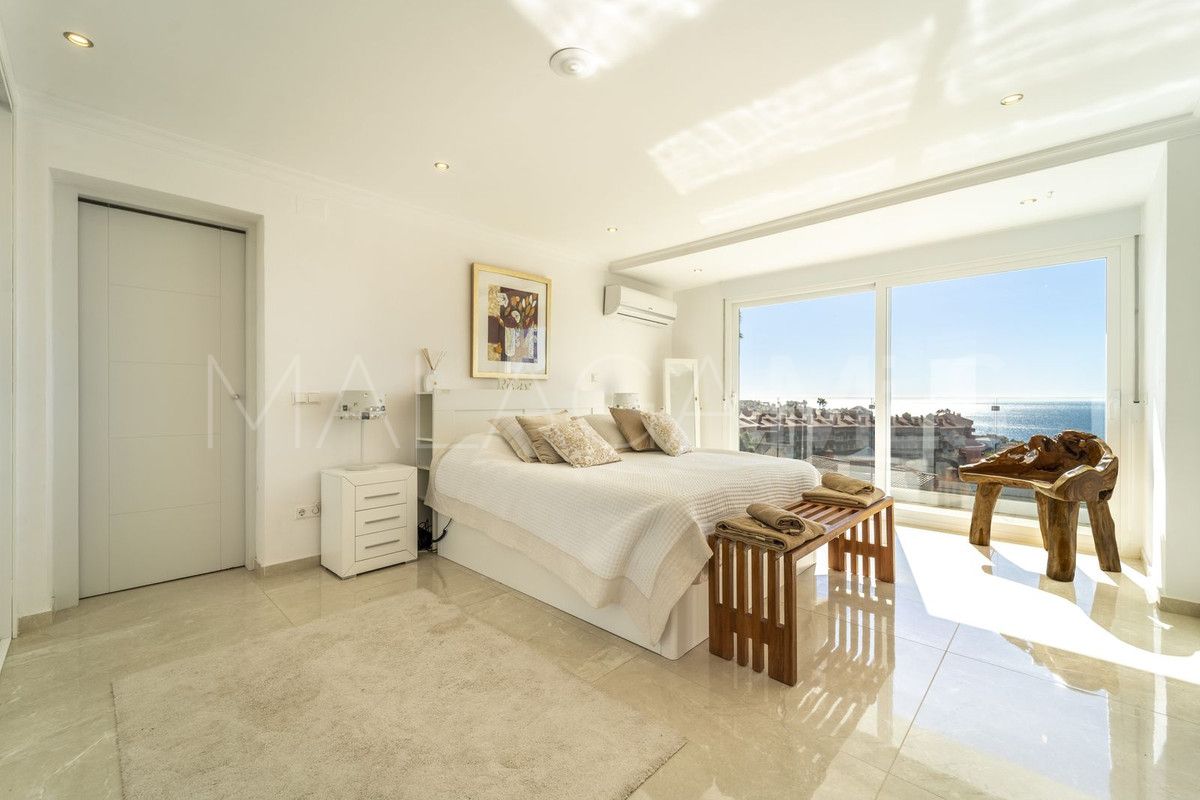 Villa for sale in Fuengirola