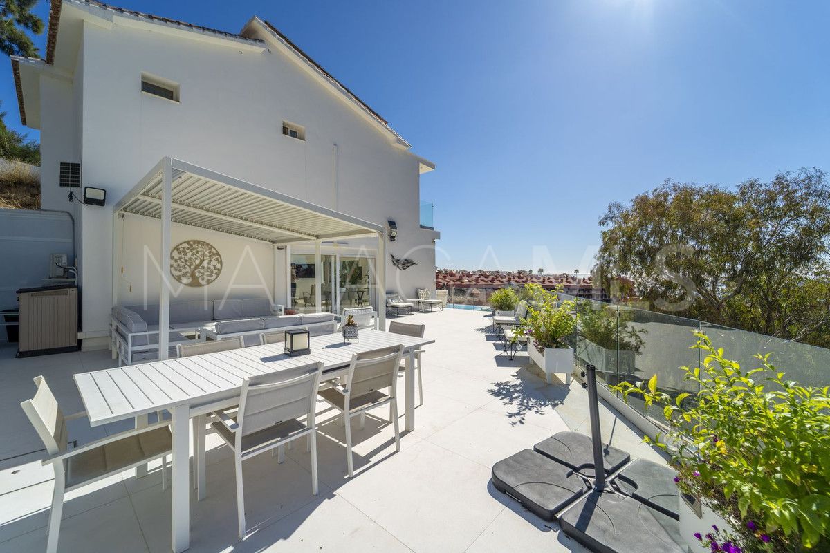 Villa for sale in Fuengirola