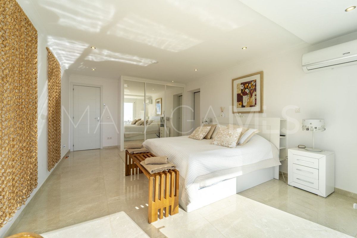 Villa for sale in Fuengirola