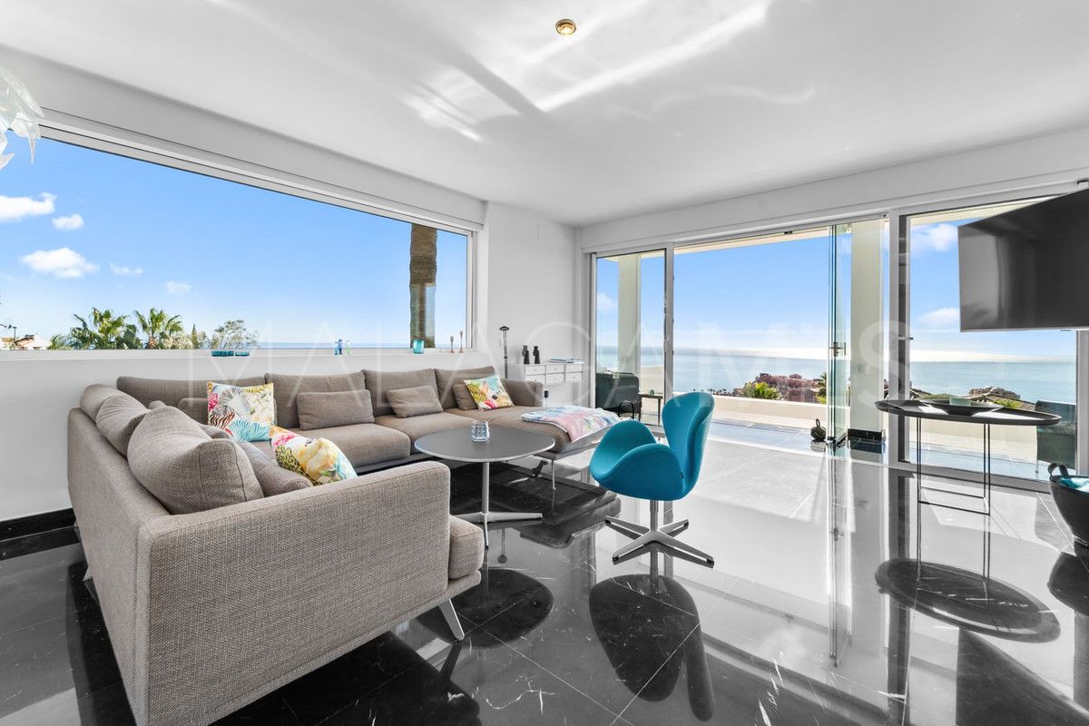 Villa for sale in Benalmadena