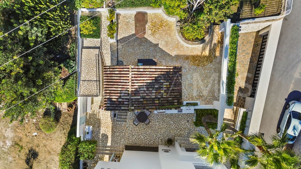 Villa for sale in Benalmadena