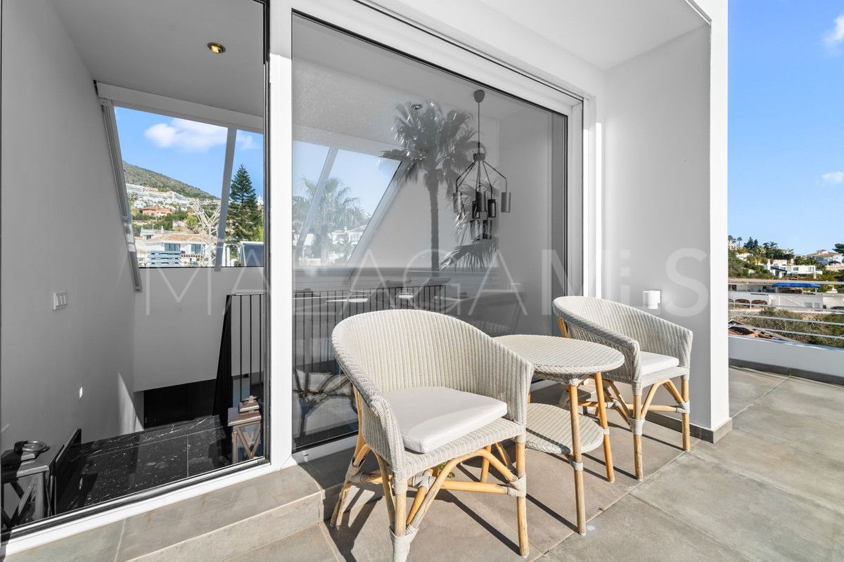 Villa for sale in Benalmadena