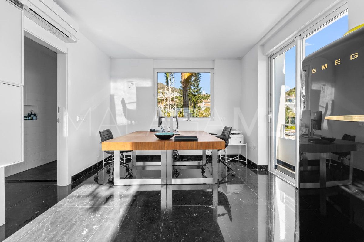 Villa for sale in Benalmadena