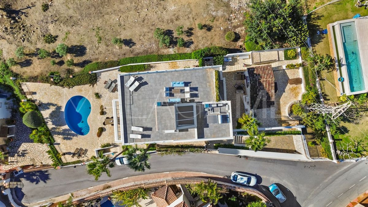 Villa for sale in Benalmadena