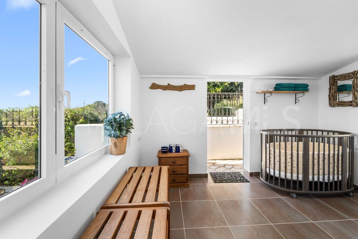 Villa for sale in Benalmadena