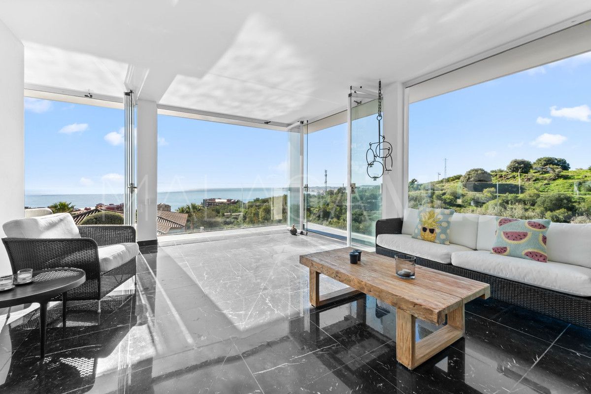 Villa for sale in Benalmadena