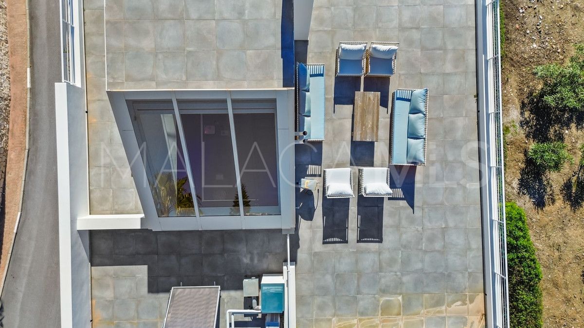 Villa for sale in Benalmadena