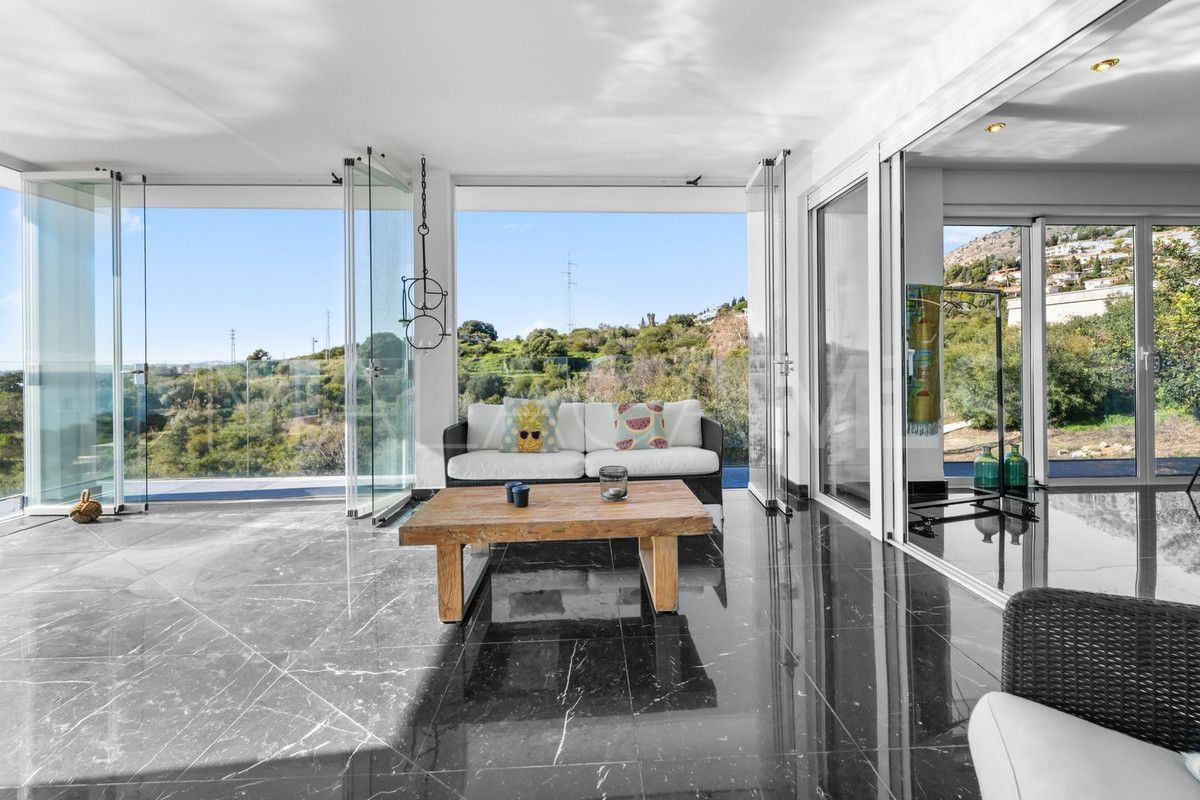 Villa for sale in Benalmadena