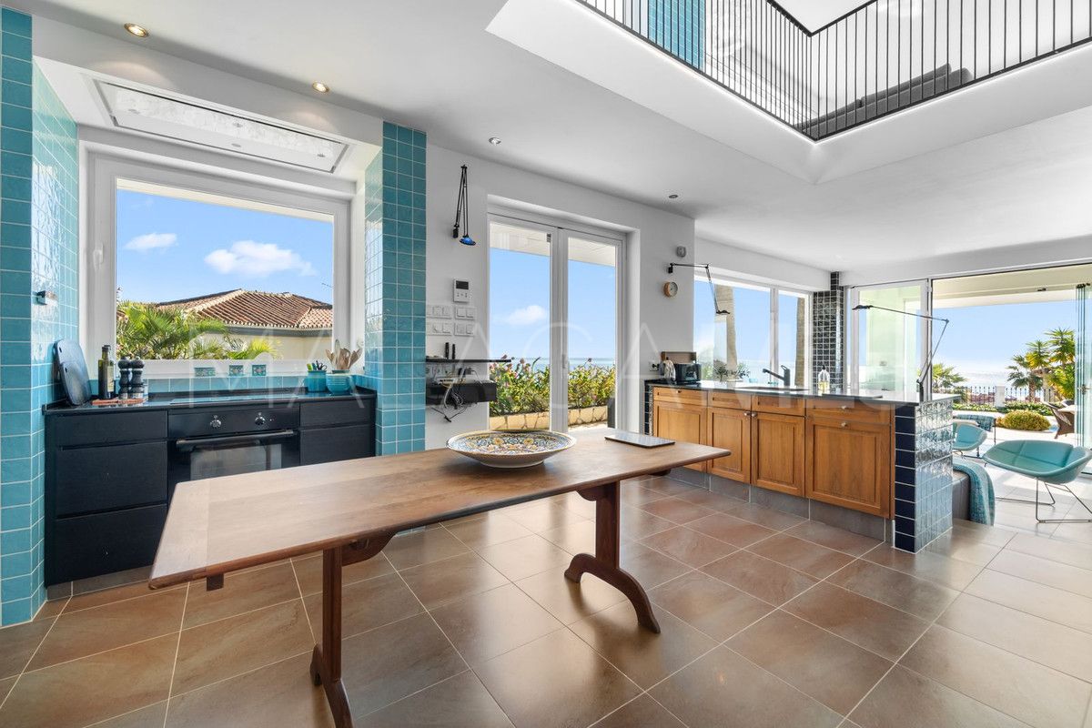 Villa for sale in Benalmadena