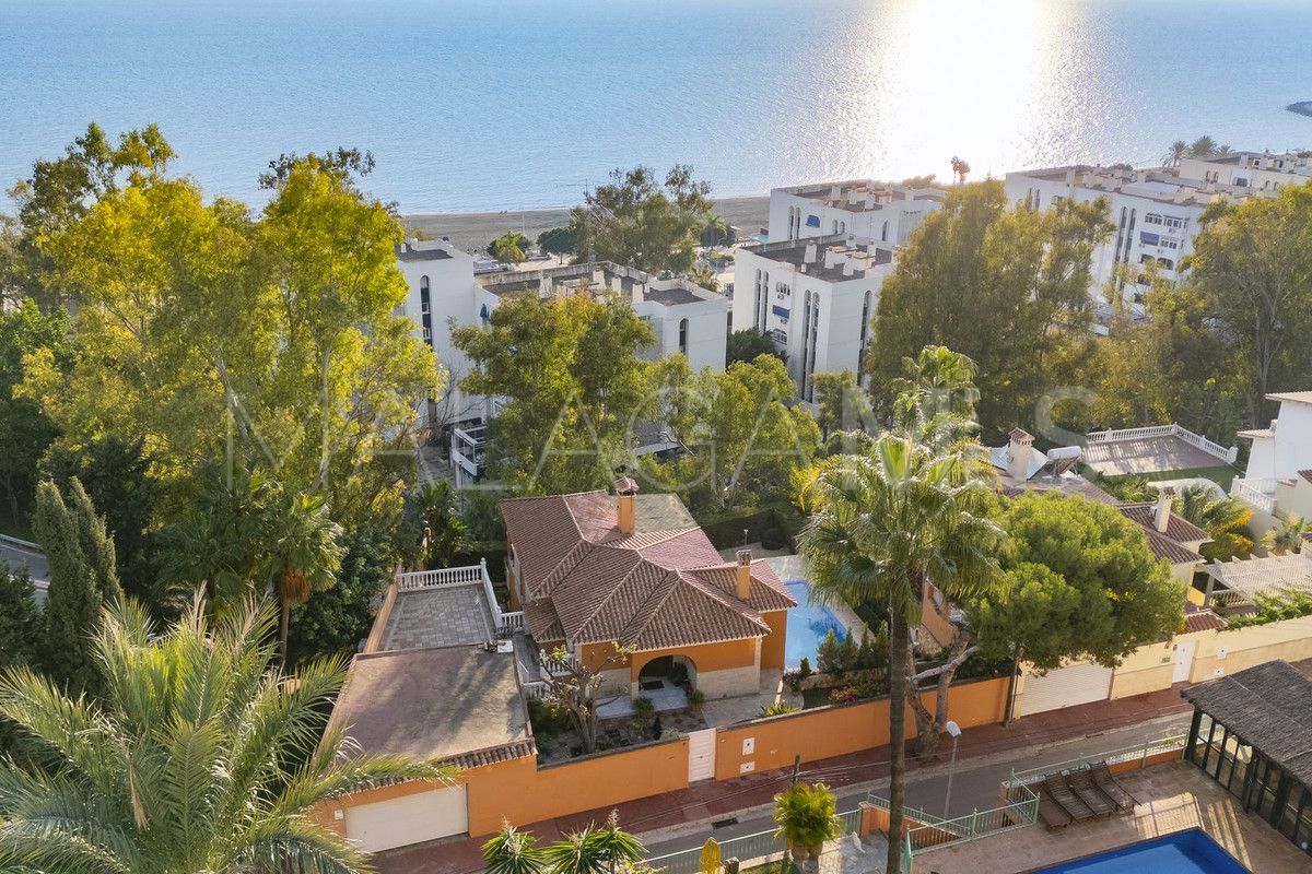 Villa for sale in El Candado