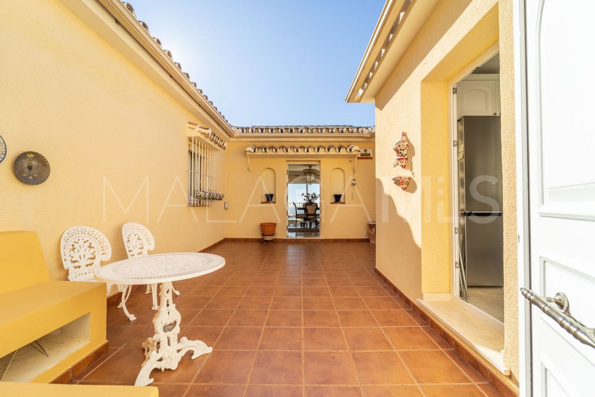 Villa for sale in Benalmadena Costa