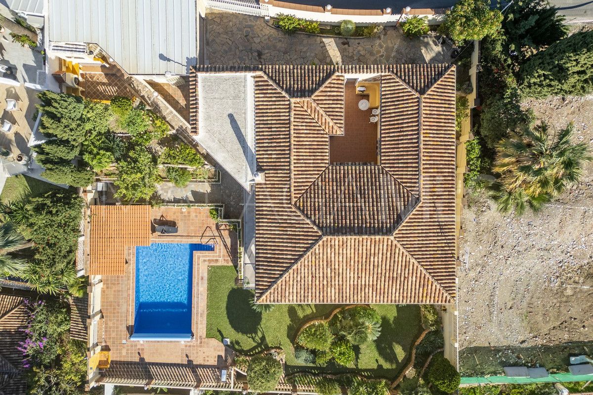 Villa for sale in Benalmadena Costa