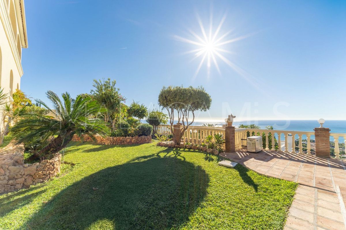 Villa for sale in Benalmadena Costa