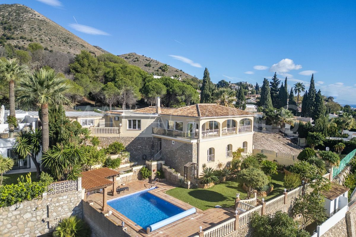 Villa for sale in Benalmadena Costa