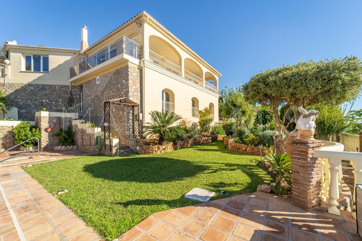 Villa for sale in Benalmadena Costa