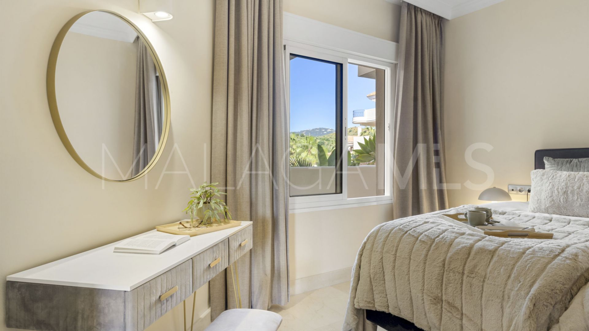 Lägenhet for sale in Nueva Andalucia