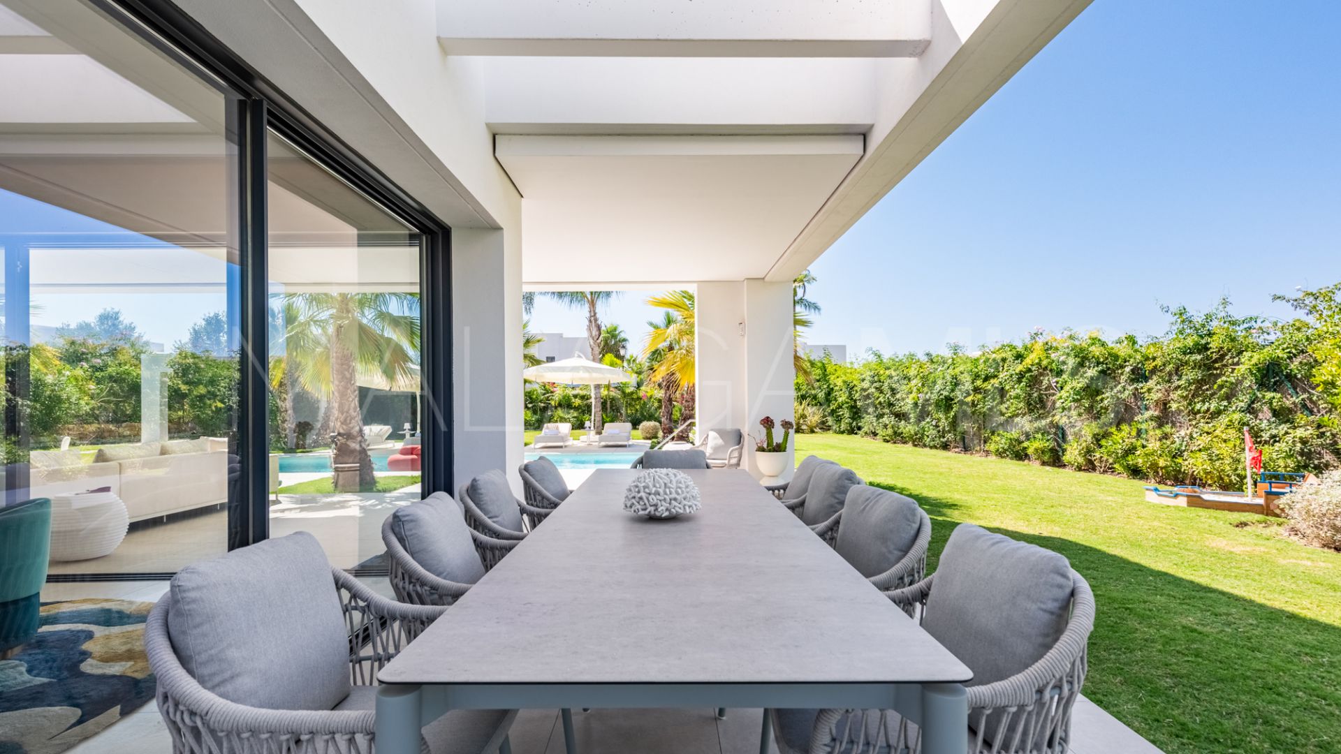 Villa for sale in Calanova Golf