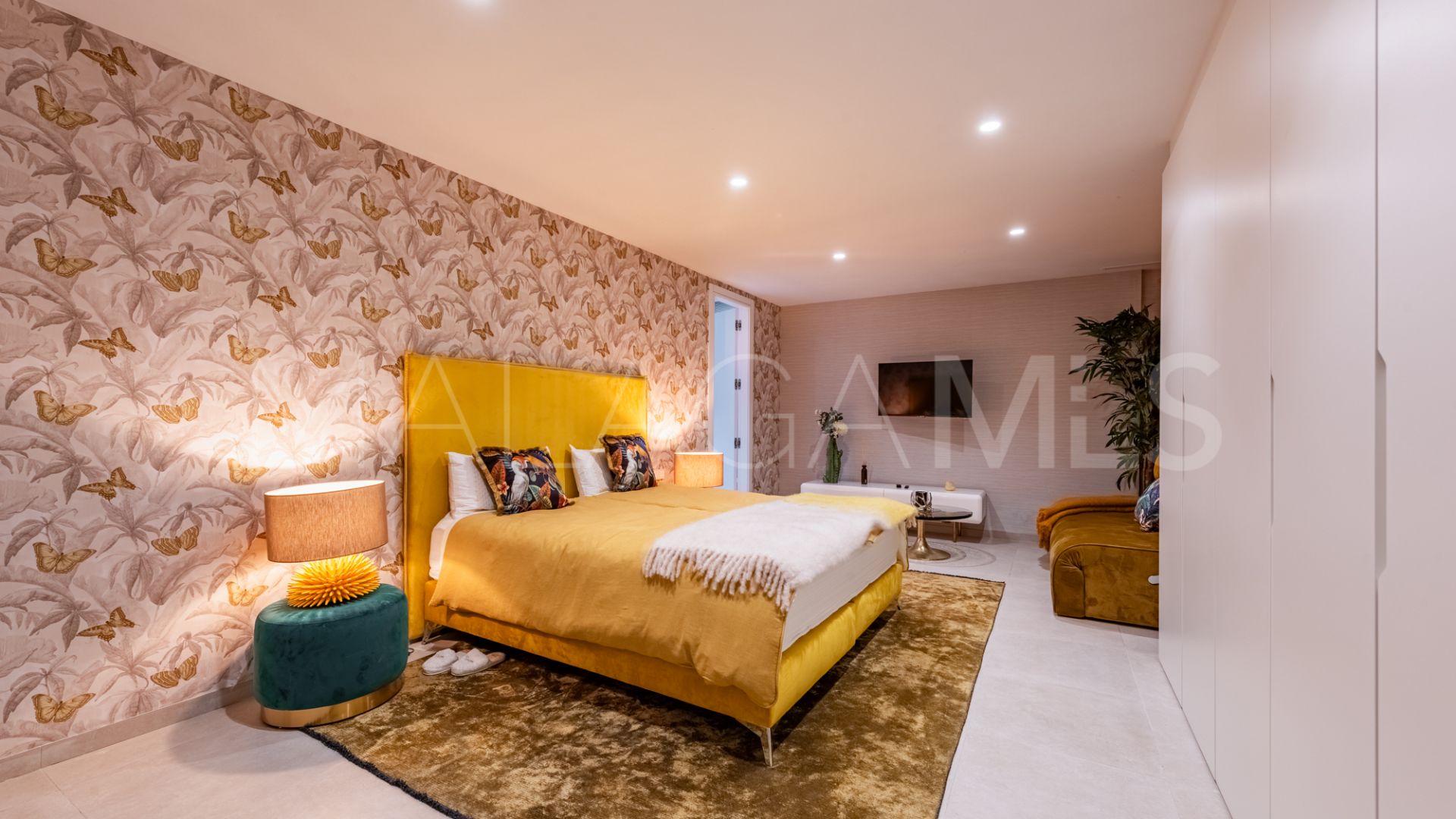 Villa for sale in Calanova Golf