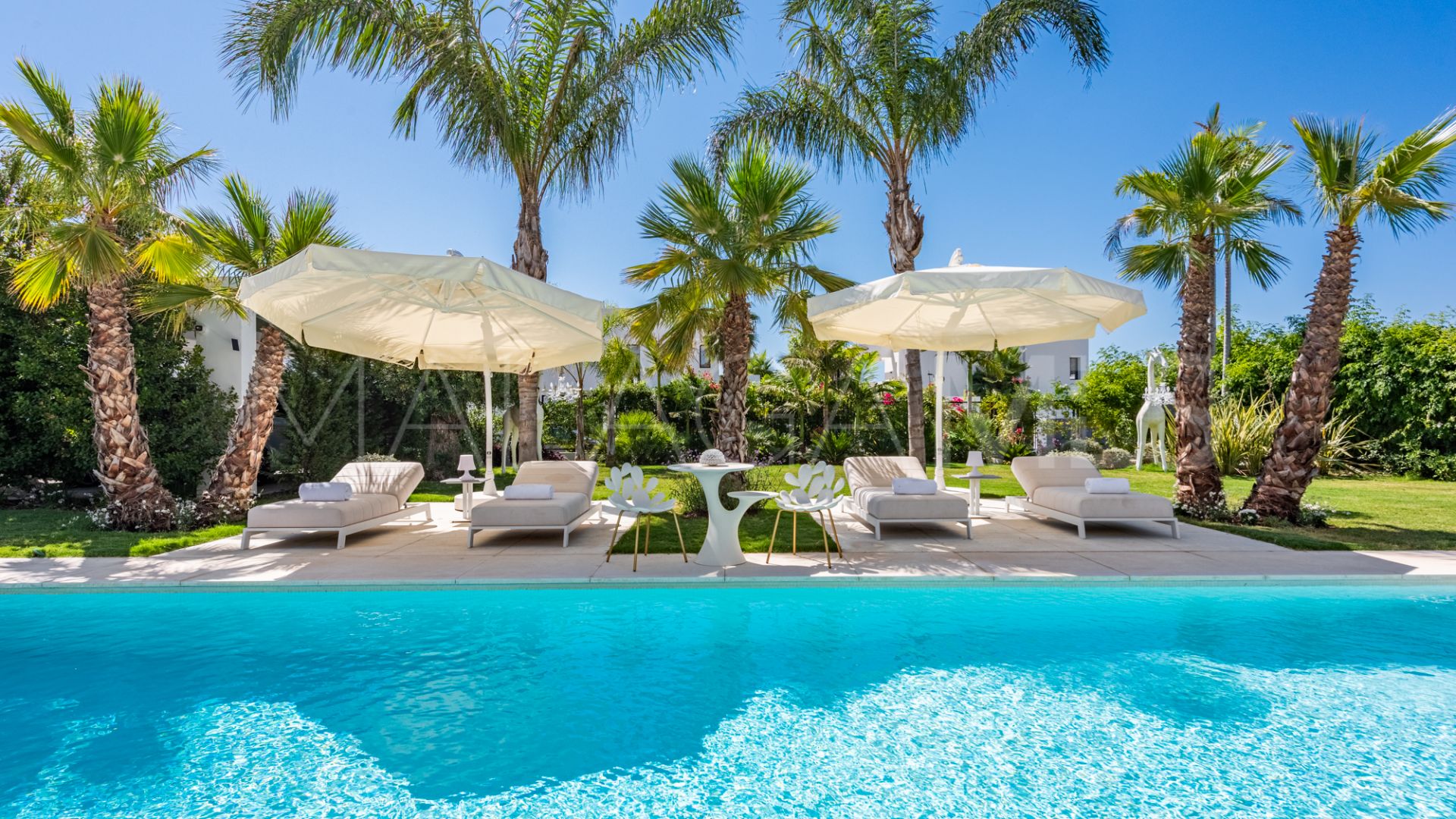 Villa for sale in Calanova Golf