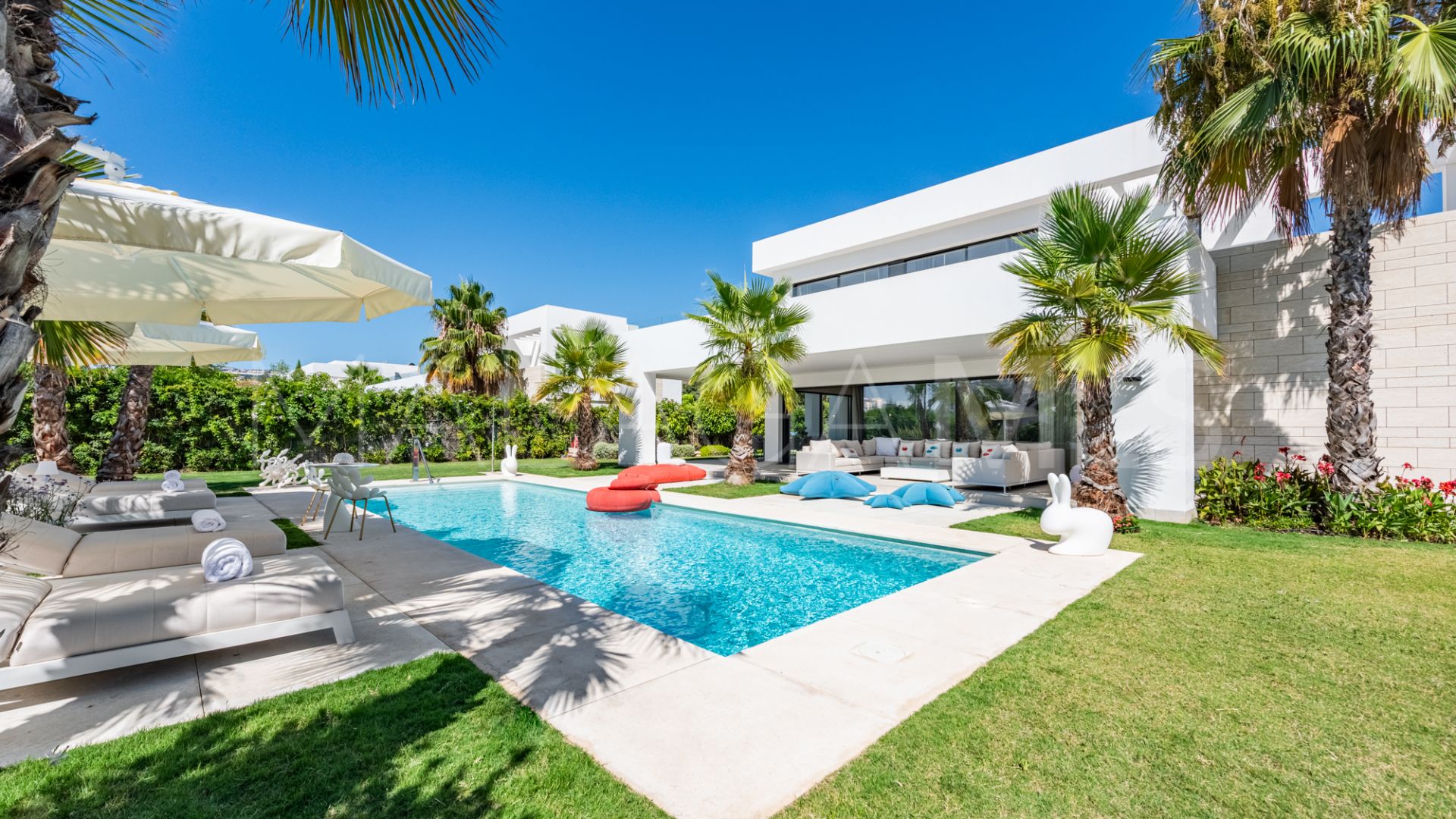 Villa for sale in Calanova Golf