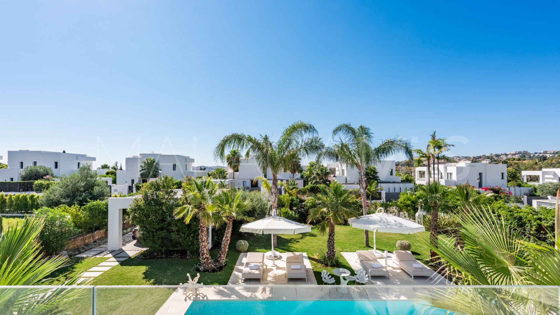 Villa for sale in Calanova Golf