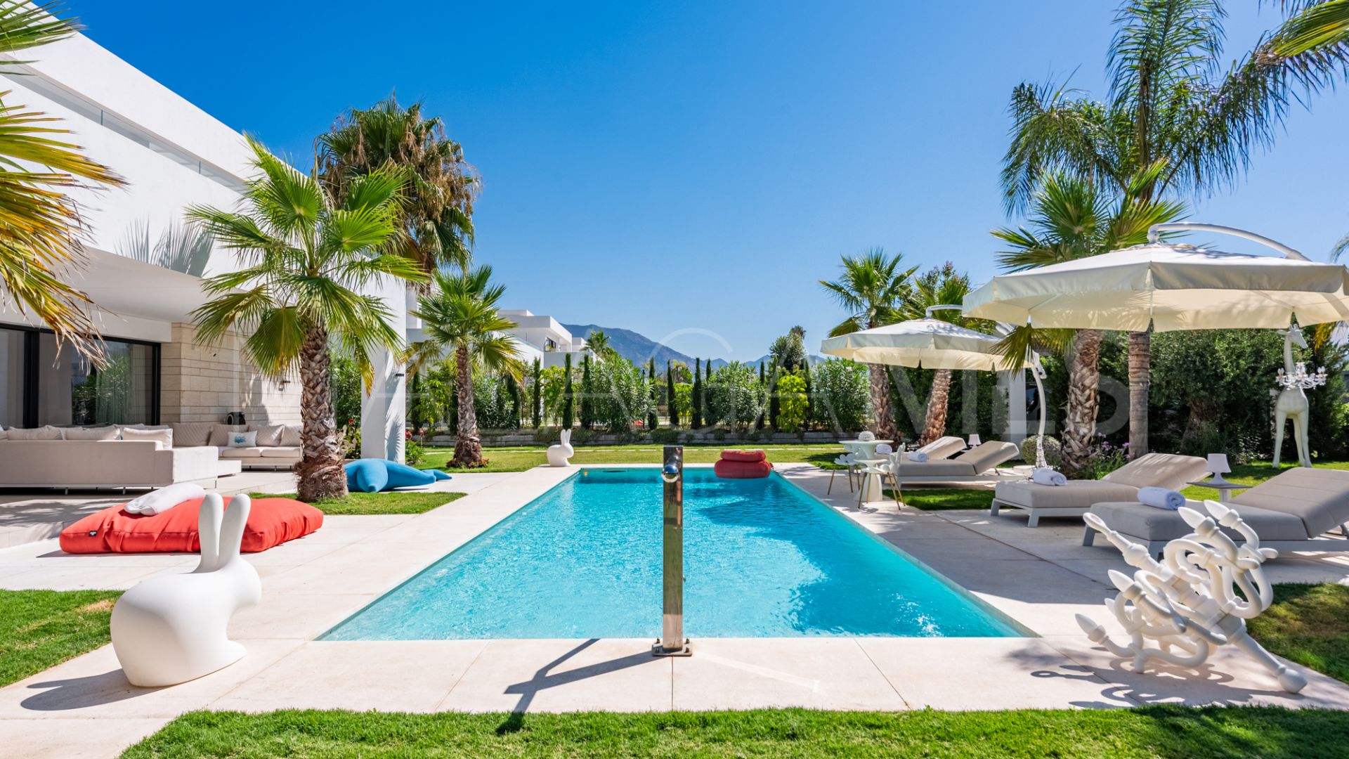 Villa for sale in Calanova Golf