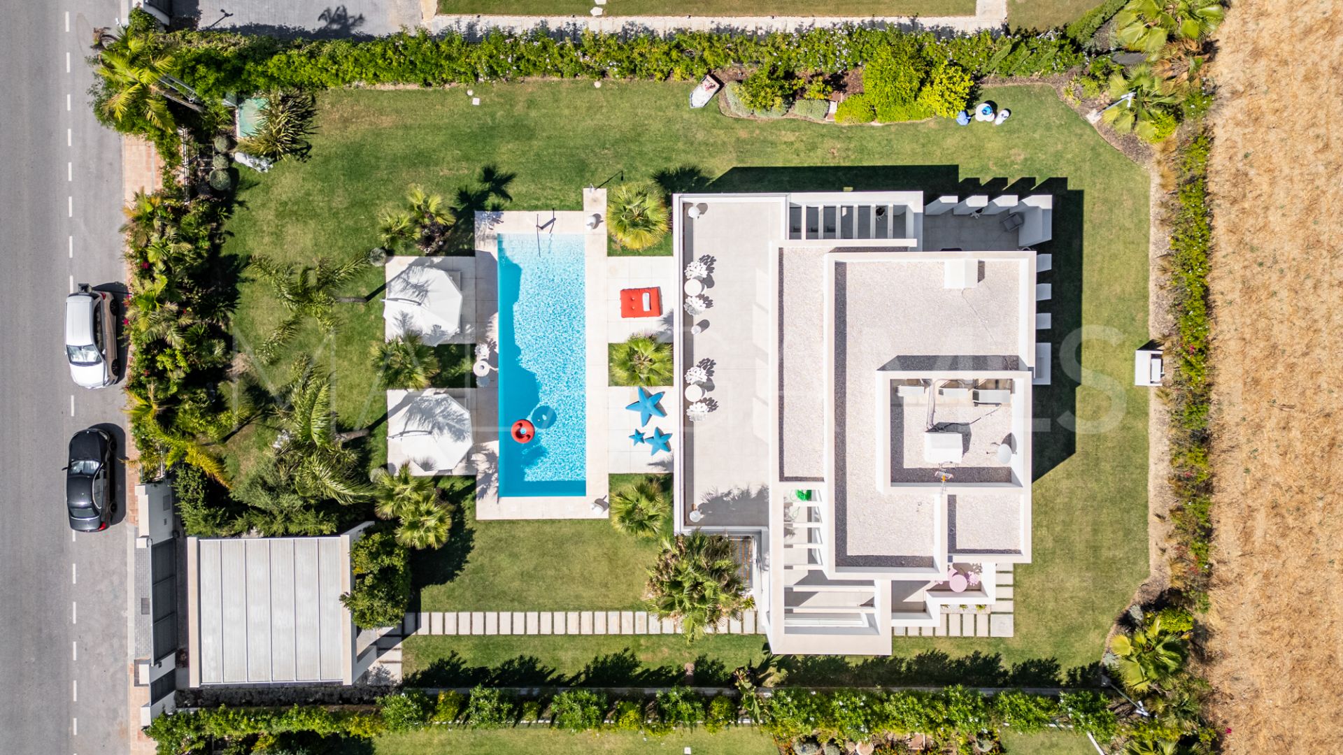 Villa for sale in Calanova Golf