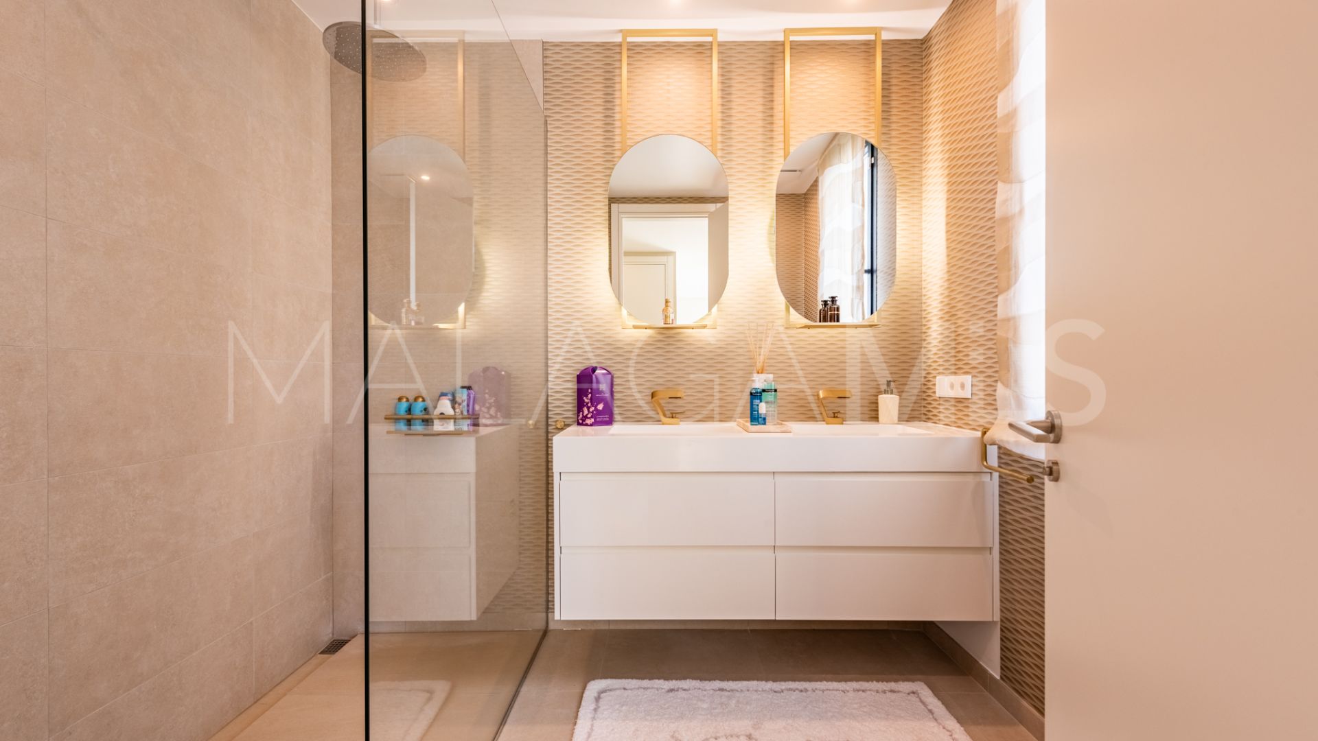 Villa for sale in Calanova Golf