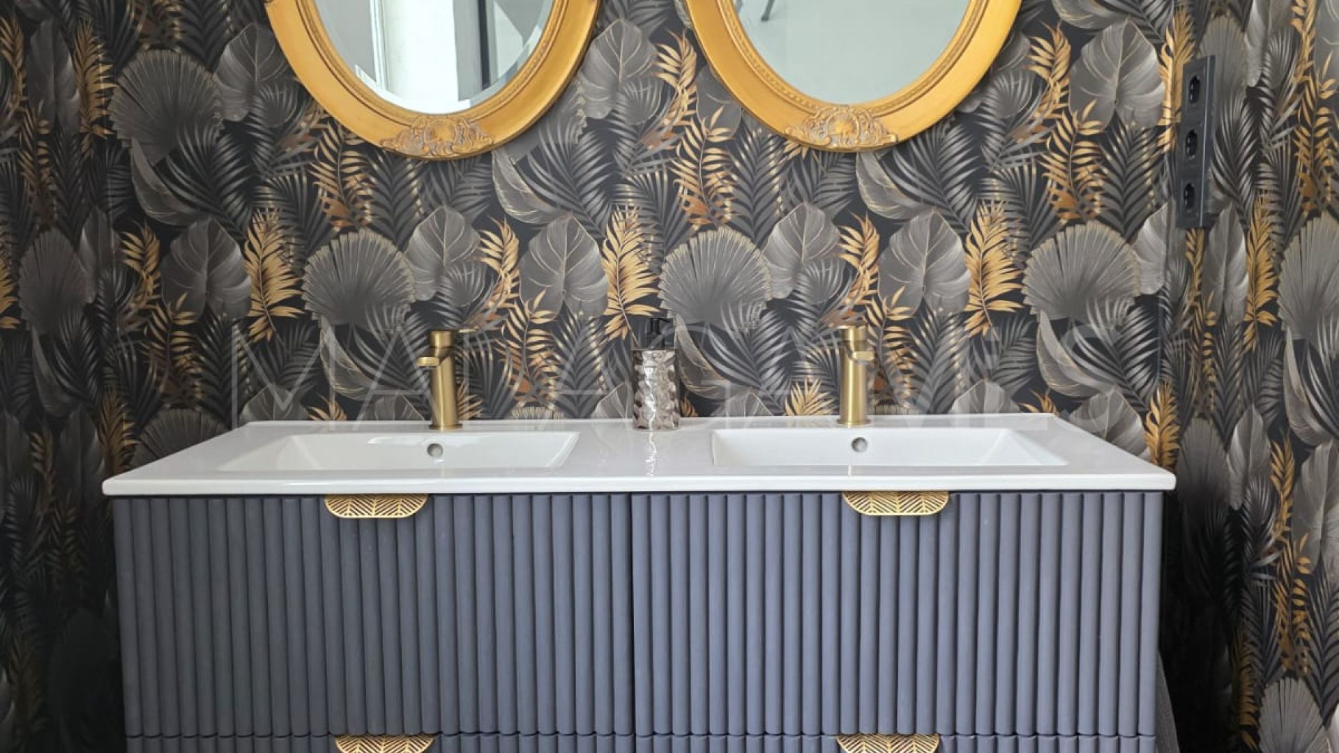 For sale villa in Elviria Playa