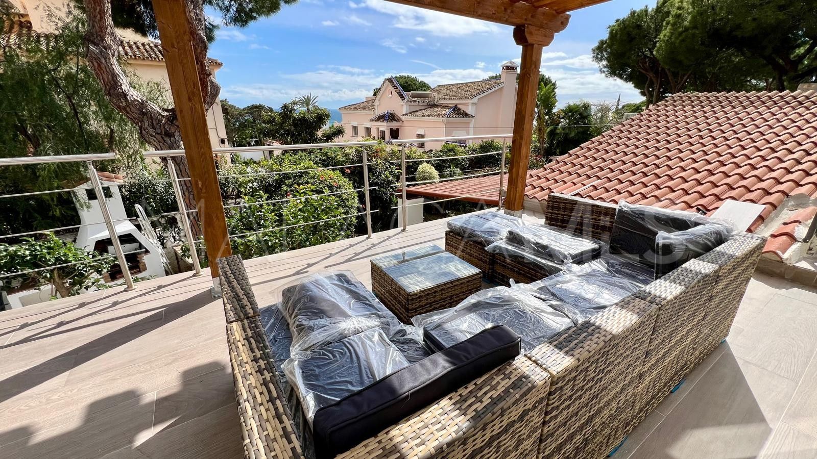 Villa for sale in Elviria Playa