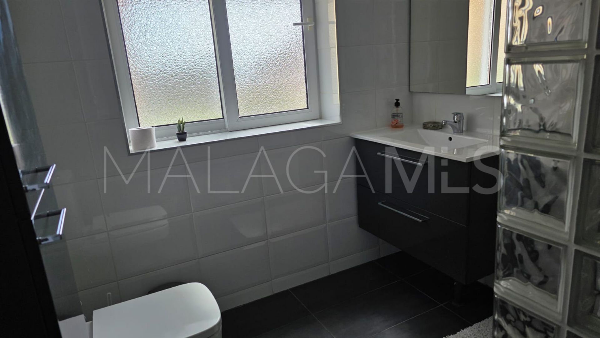 For sale villa in Elviria Playa