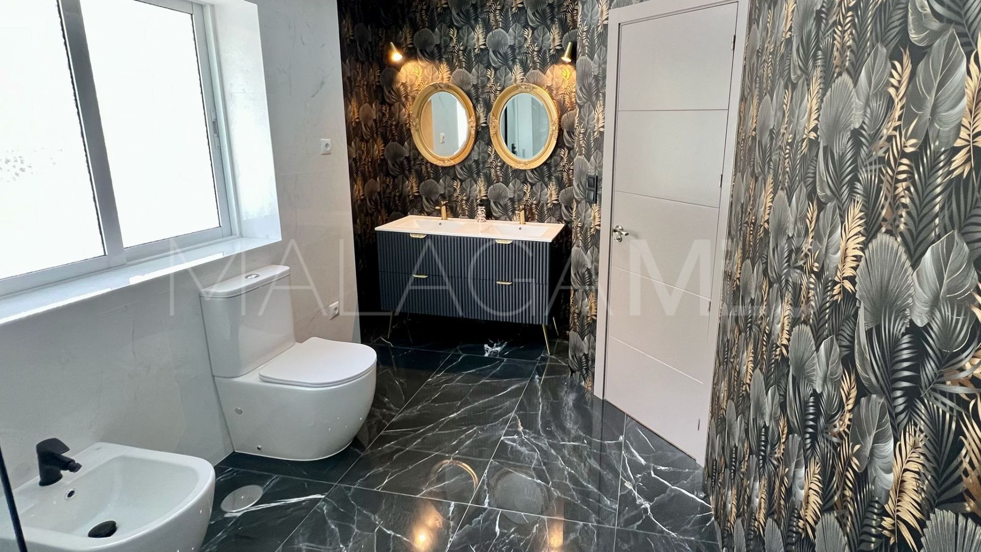 For sale villa in Elviria Playa