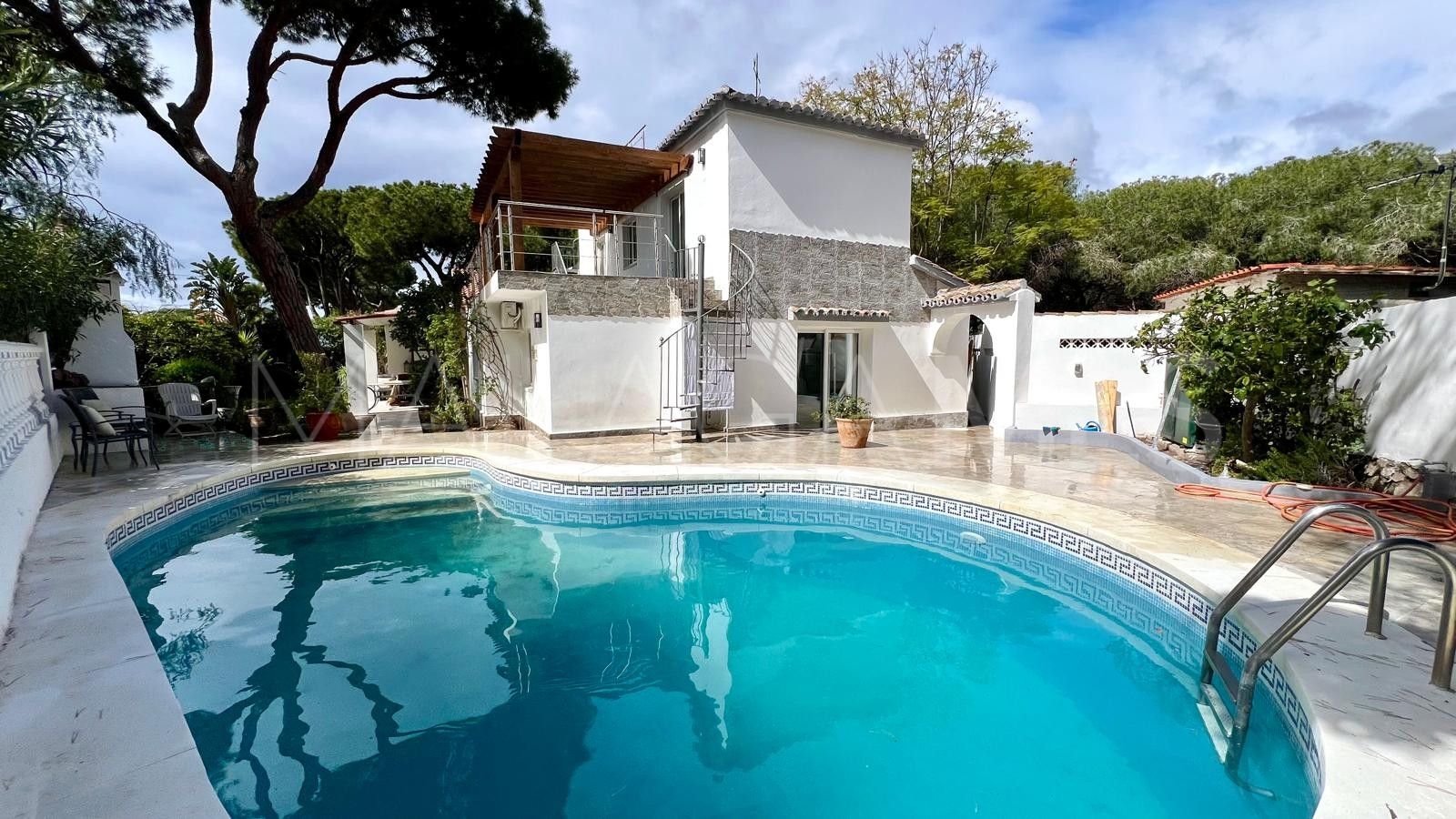 Villa for sale in Elviria Playa