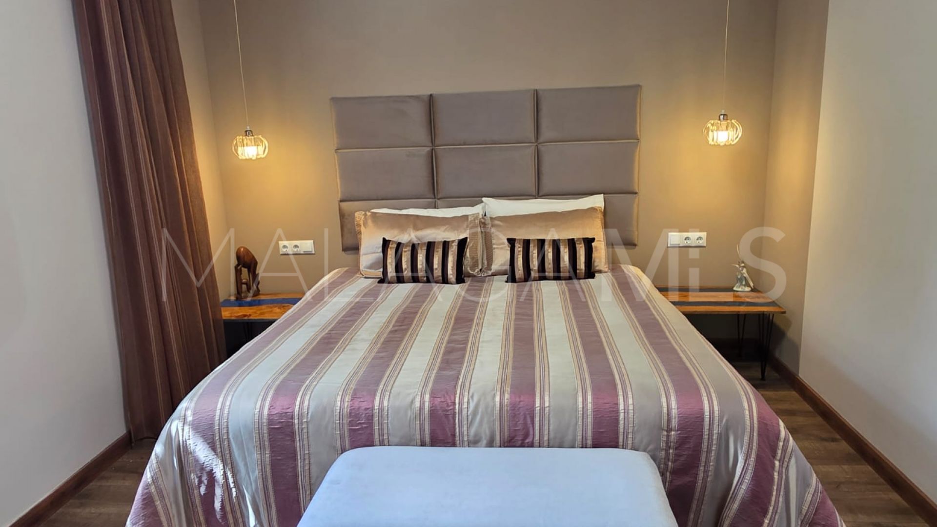 For sale villa in Elviria Playa