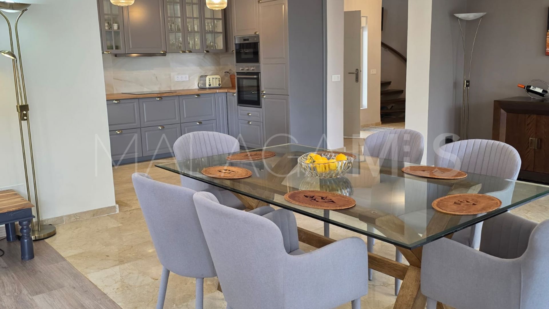 For sale villa in Elviria Playa