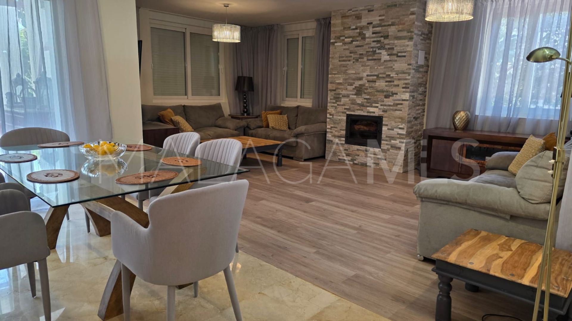 For sale villa in Elviria Playa