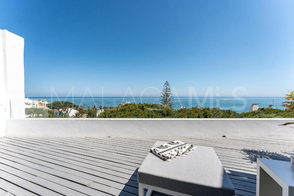 Duplex penthouse for sale in Sitio de Calahonda