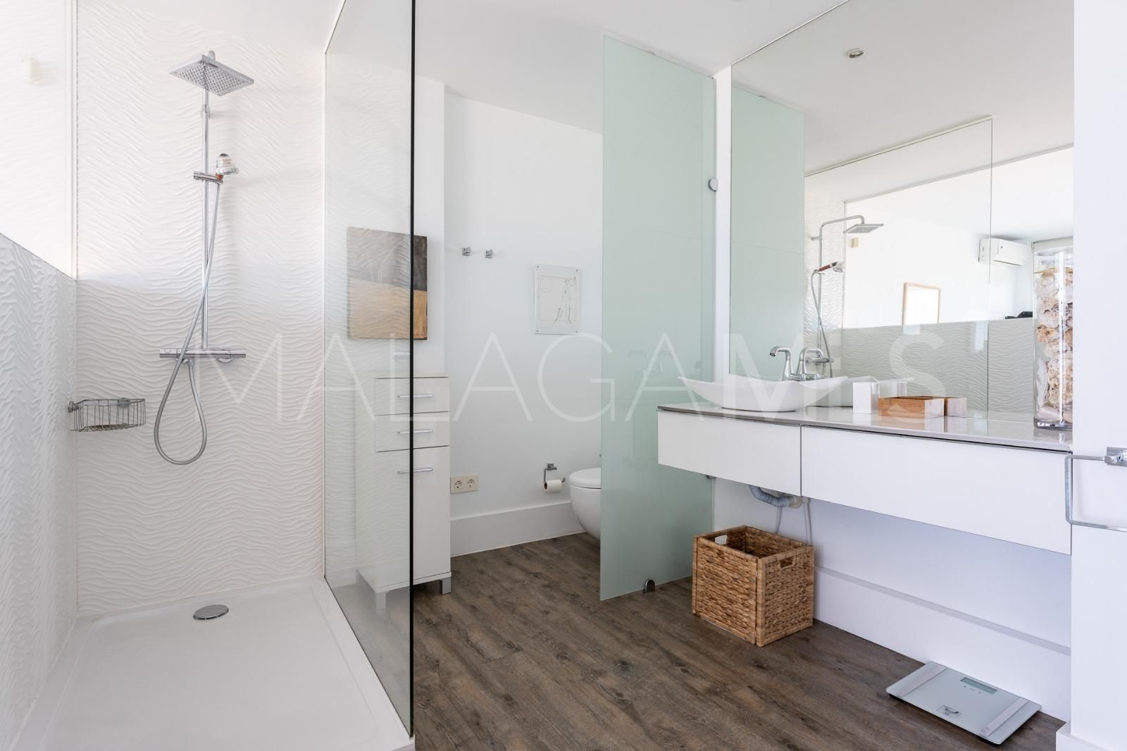 Duplex penthouse for sale in Sitio de Calahonda