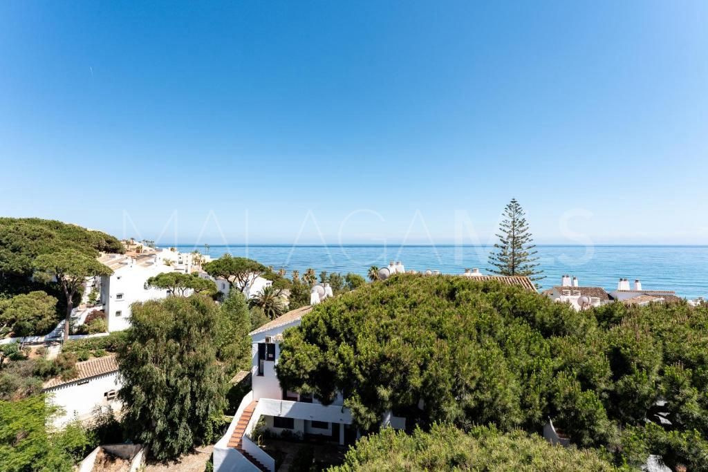 Duplex penthouse for sale in Sitio de Calahonda