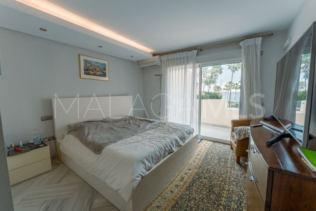 Town house for sale in New Golden Mile