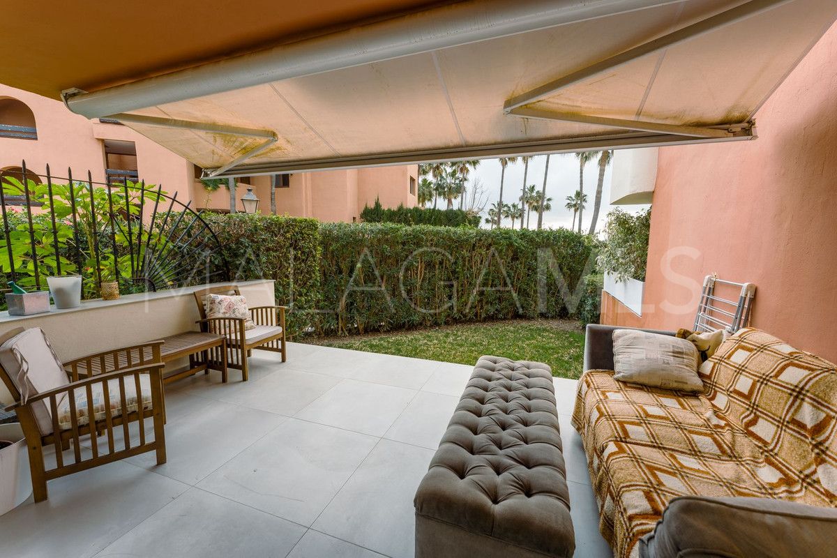 Town house for sale in New Golden Mile
