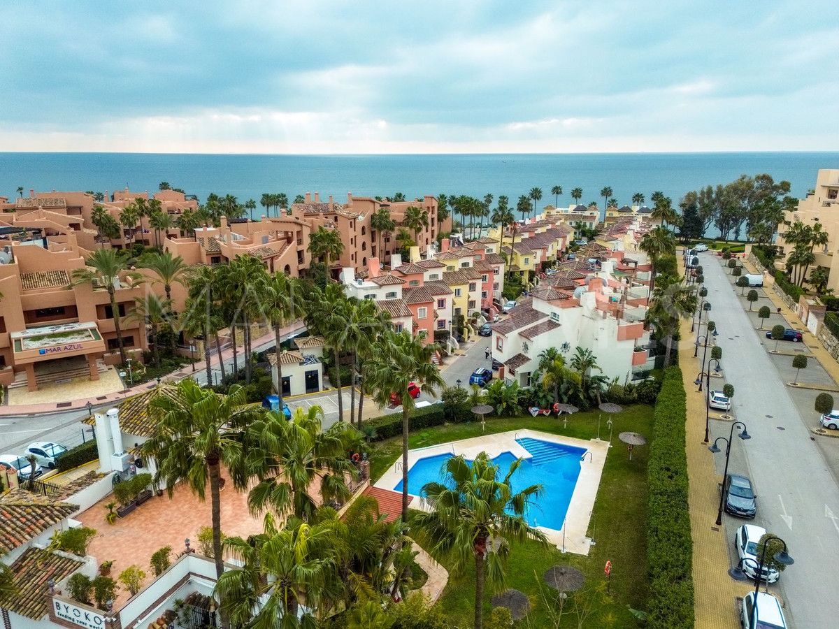 Town house for sale in New Golden Mile