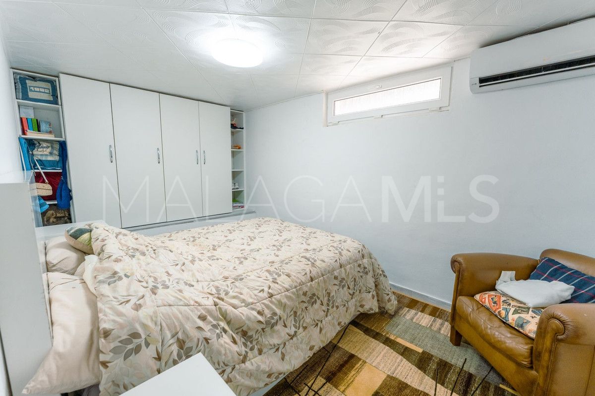 Town house for sale in New Golden Mile