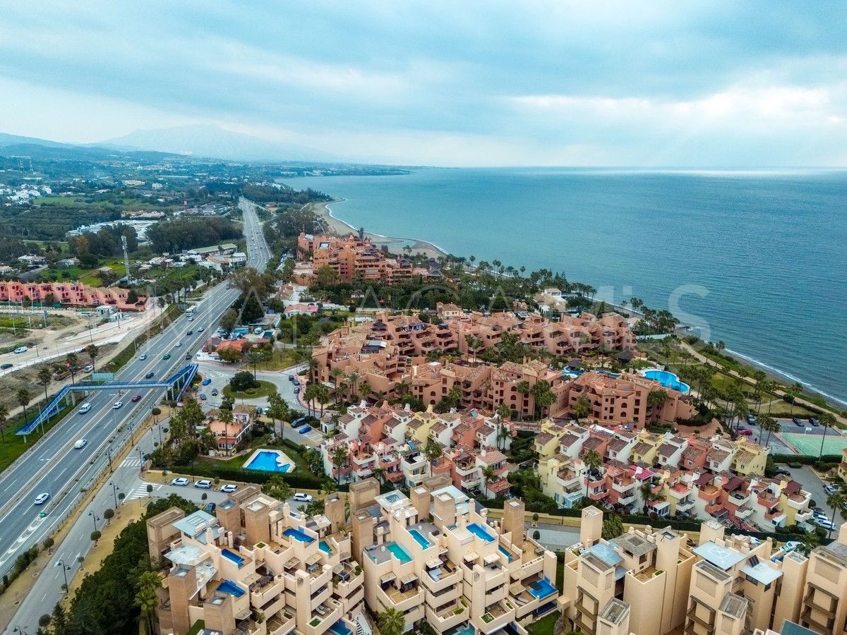 Town house for sale in New Golden Mile