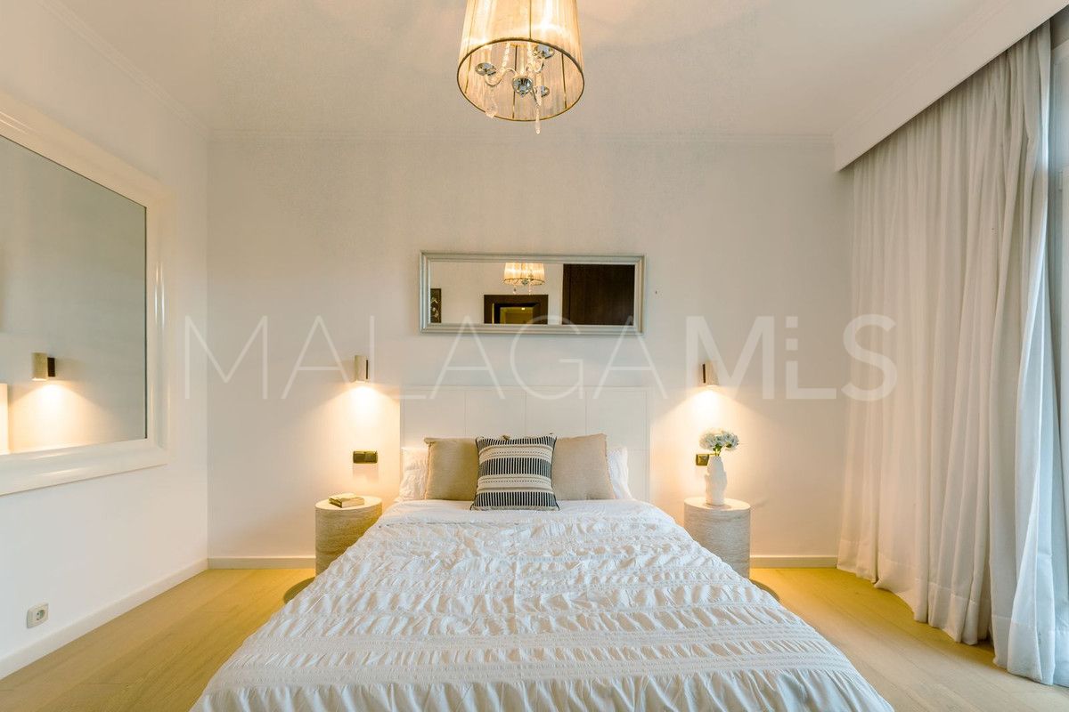 Villa for sale in Benahavis