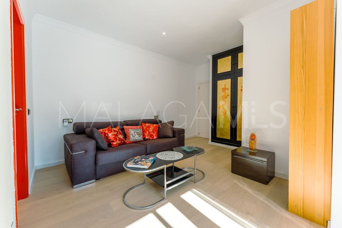 Villa for sale in Benahavis