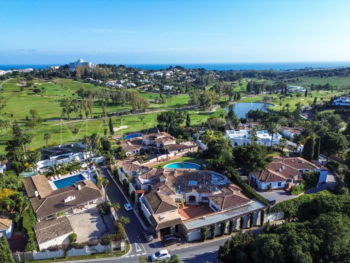 Villa for sale in Benahavis