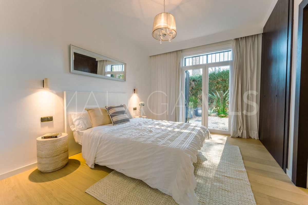 Villa for sale in Benahavis