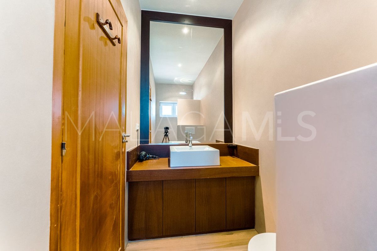 Villa for sale in Benahavis